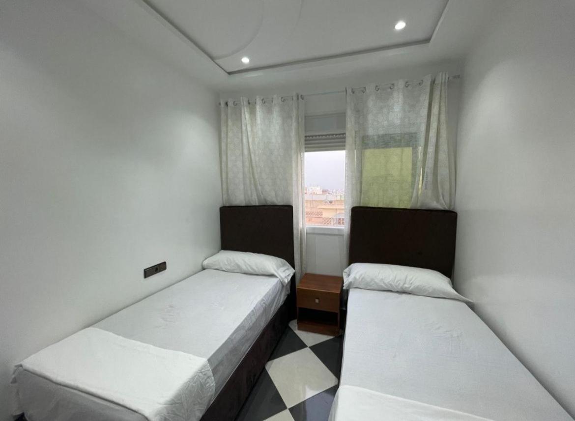Dina Apartments Фнидек Екстериор снимка