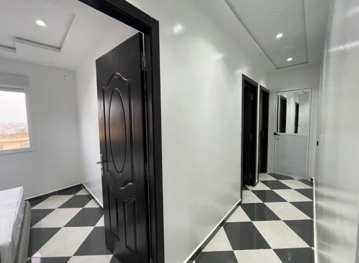 Dina Apartments Фнидек Екстериор снимка