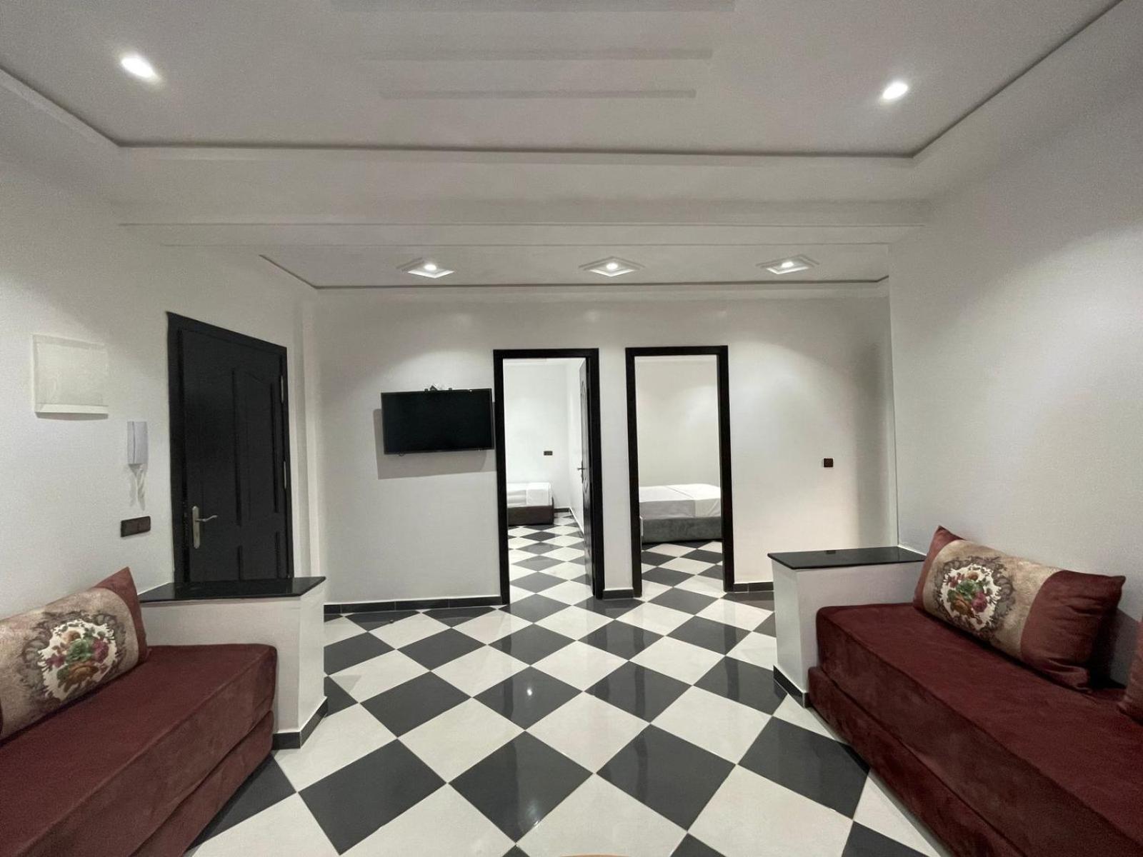 Dina Apartments Фнидек Екстериор снимка