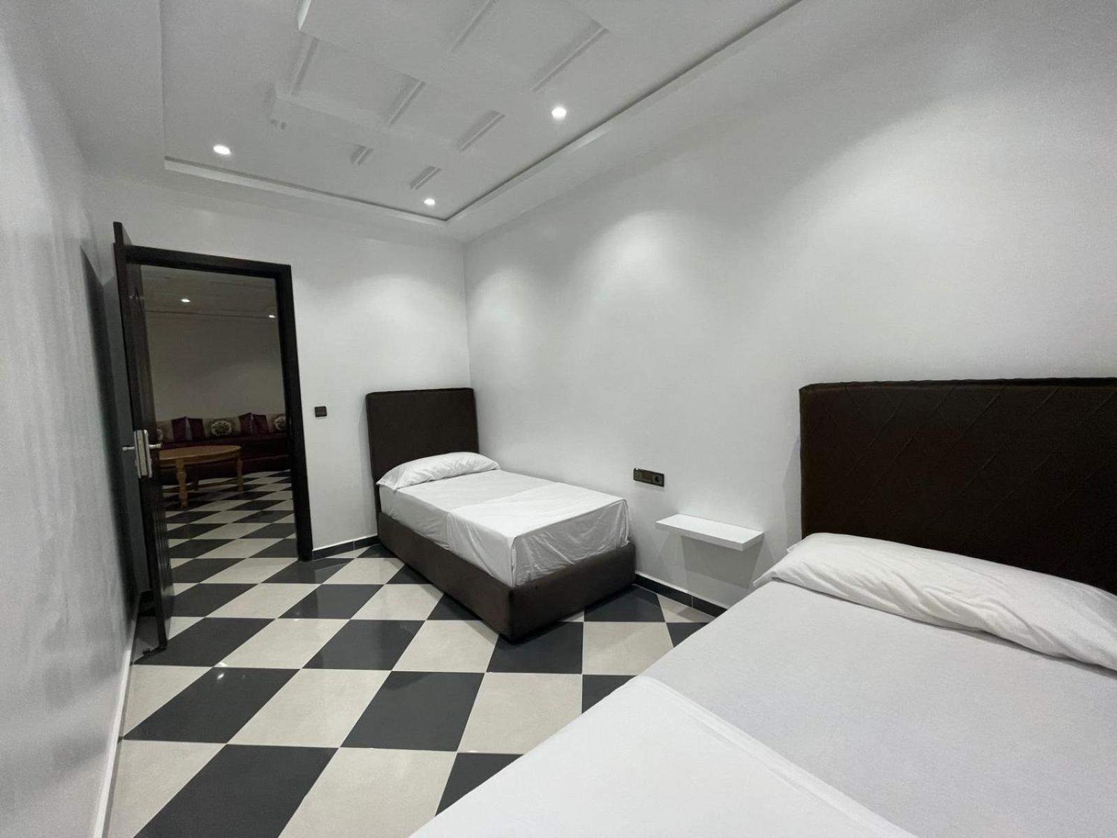 Dina Apartments Фнидек Екстериор снимка