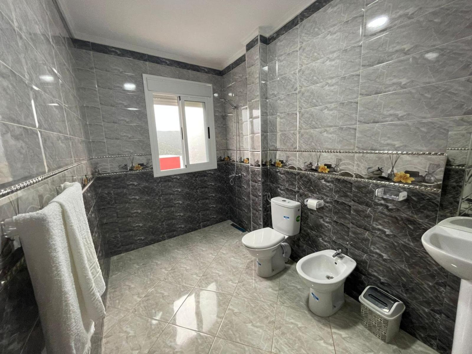 Dina Apartments Фнидек Екстериор снимка
