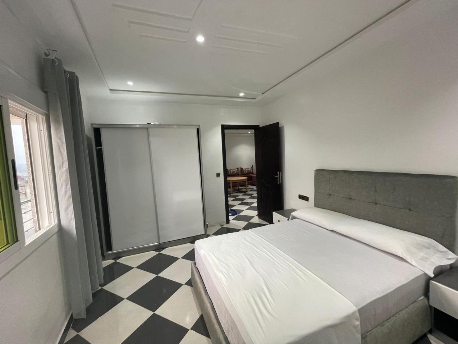 Dina Apartments Фнидек Екстериор снимка