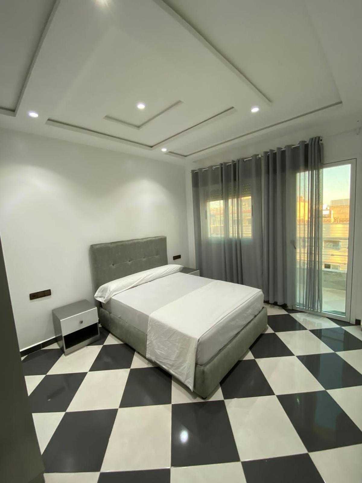 Dina Apartments Фнидек Екстериор снимка