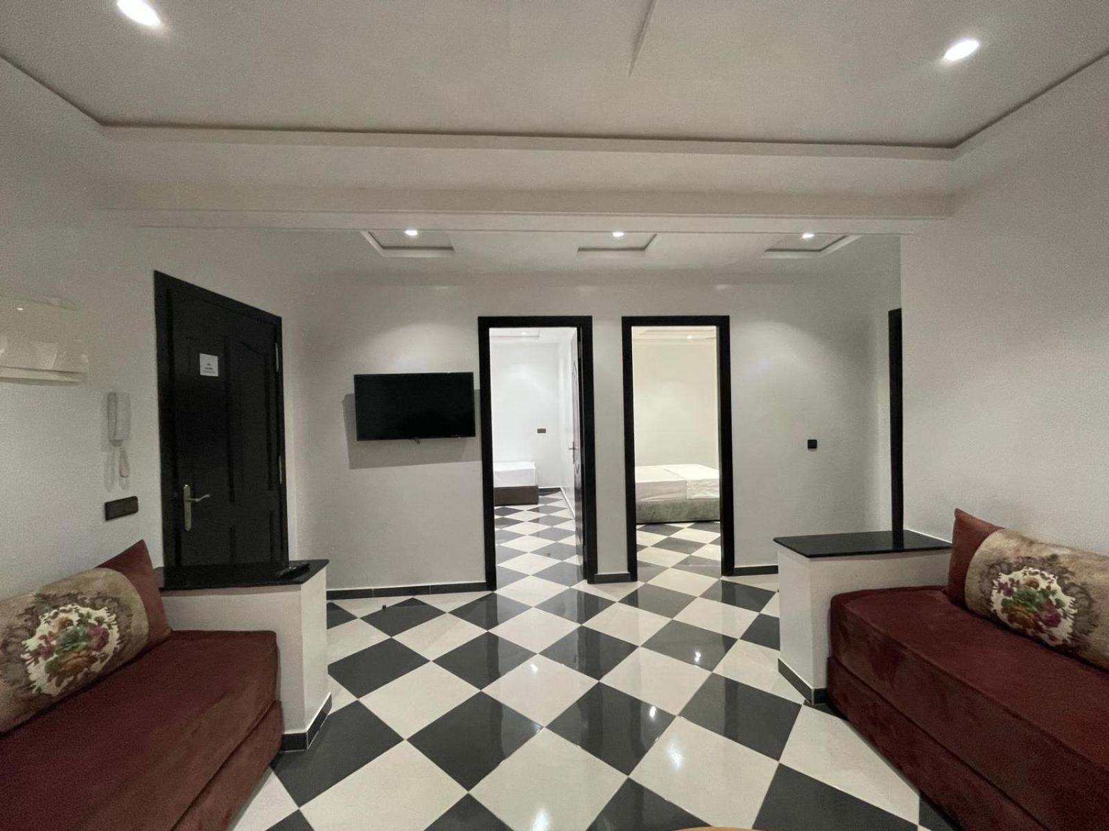 Dina Apartments Фнидек Екстериор снимка