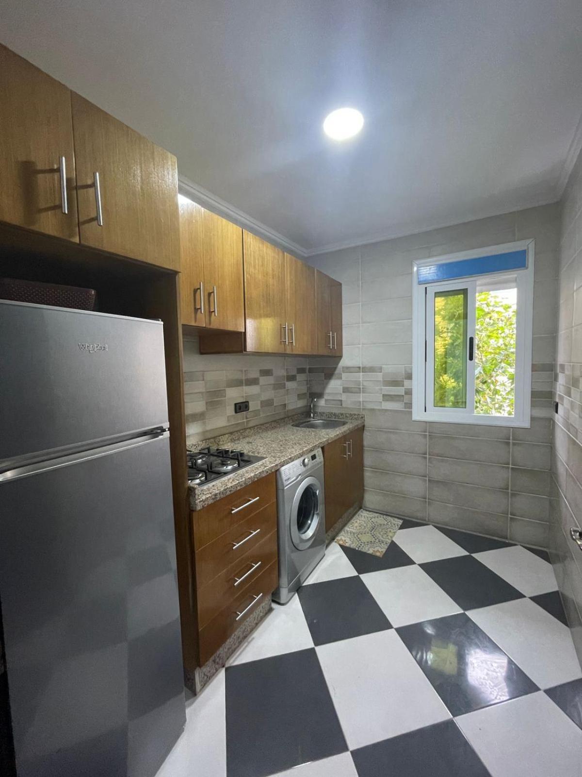 Dina Apartments Фнидек Екстериор снимка