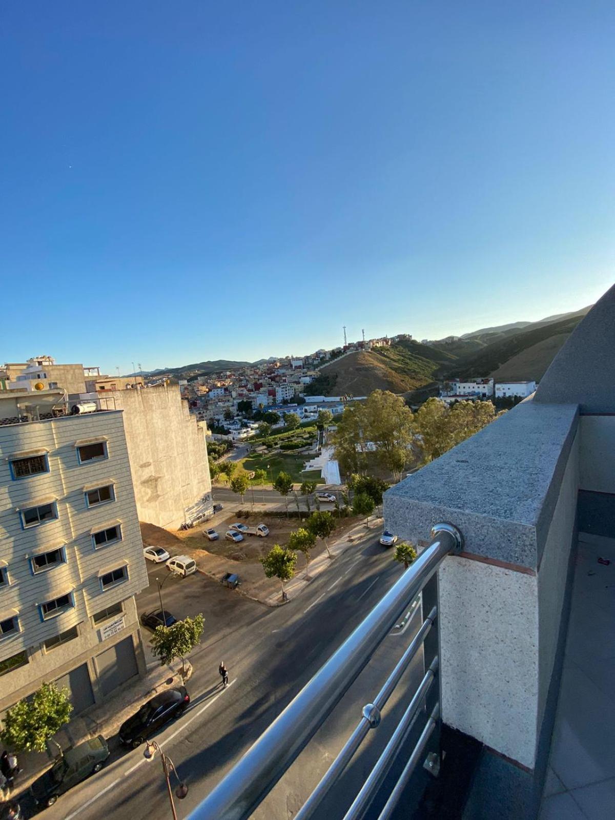 Dina Apartments Фнидек Екстериор снимка