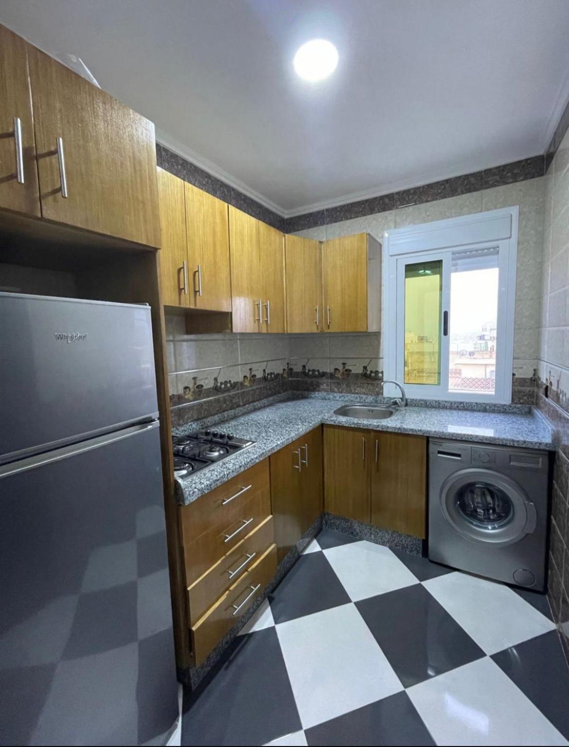 Dina Apartments Фнидек Екстериор снимка