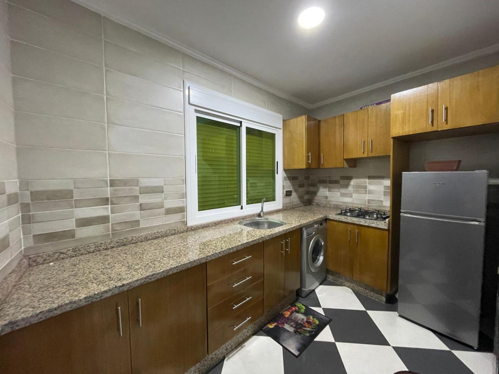 Dina Apartments Фнидек Екстериор снимка