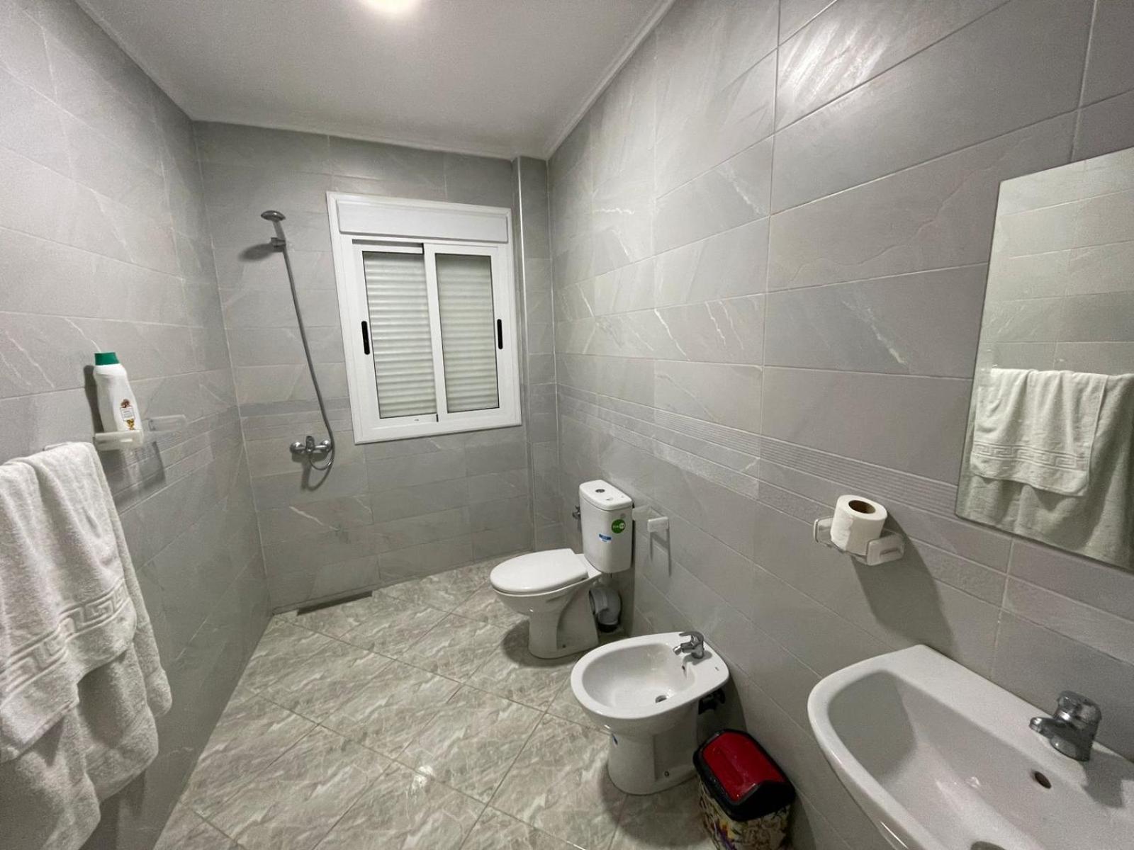 Dina Apartments Фнидек Екстериор снимка