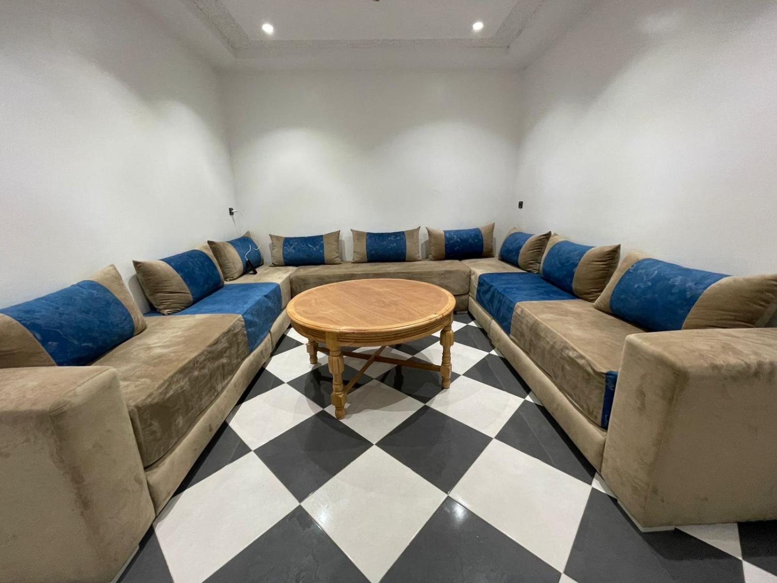 Dina Apartments Фнидек Екстериор снимка